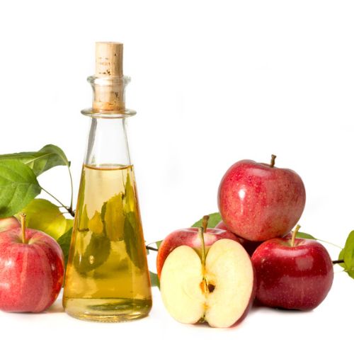 Äpfelsäure - ein toller Ersatz für Menschen mit besonderen Ernährungsbedürfnissen, Apfel und Apfelessig in der Flasche