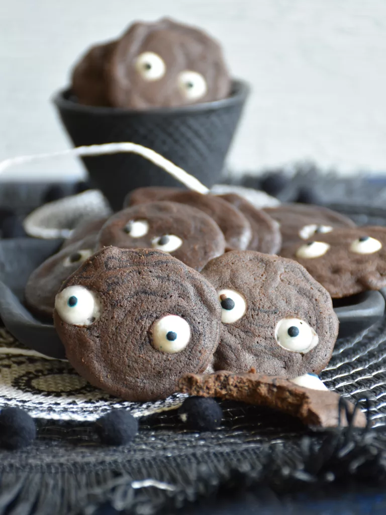 Kakao Platzchen für Halloween mit Augen