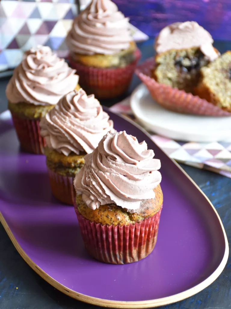 Mohnmuffins mit Holundermarmelade