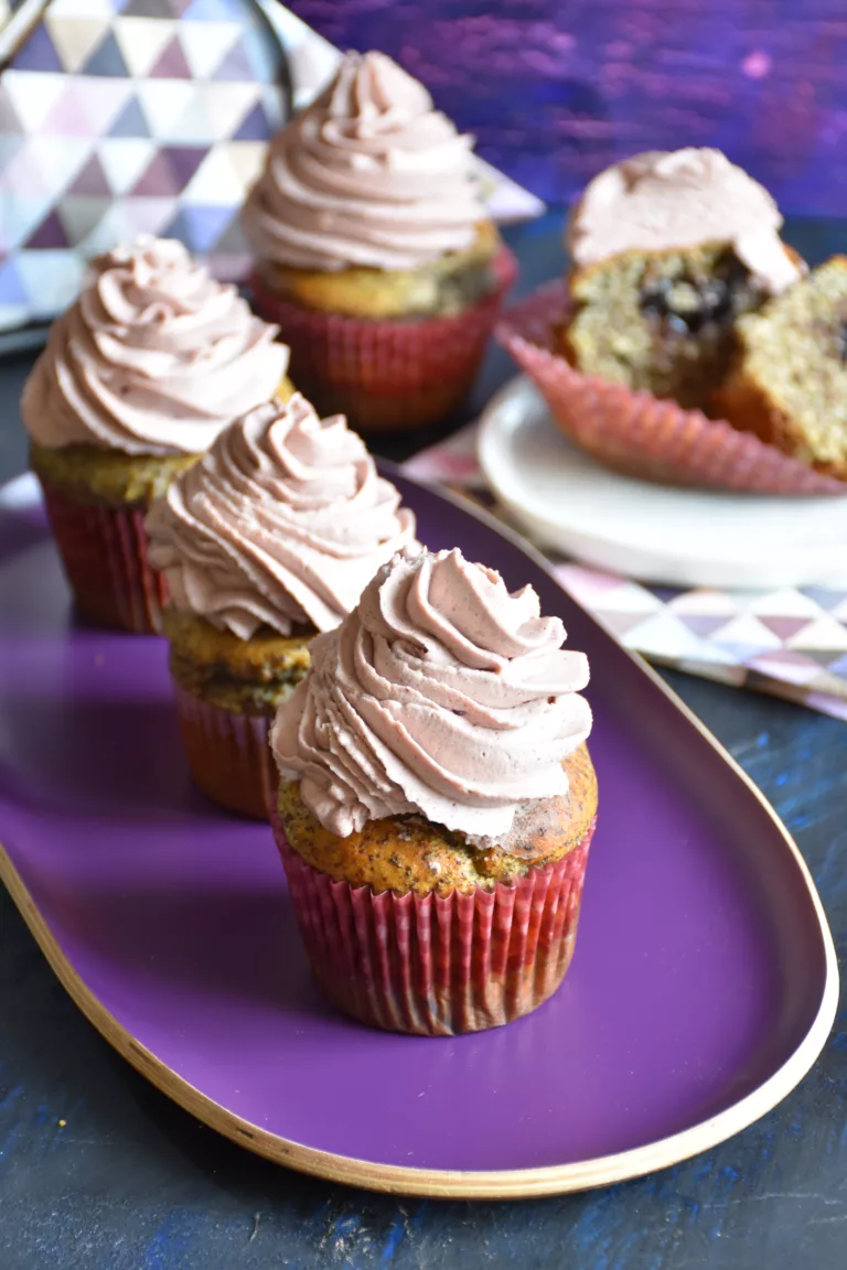 Mohnmuffins mit Holundermarmelade