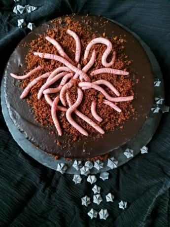 Halloween-Wurmtorte