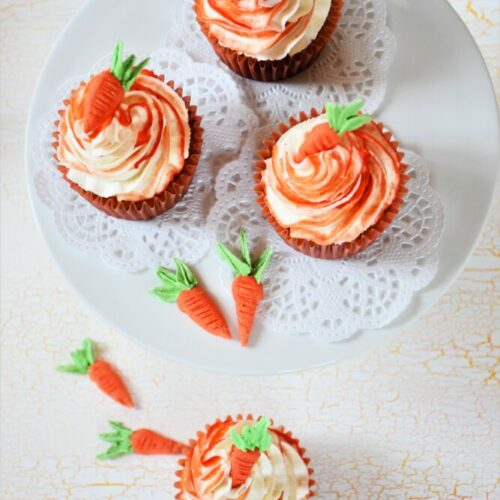 Karottenmuffins mit Mascarpone Topping und fructosefreier Zuckerkarotte