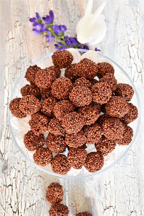 Quinoa Kakao Bällchen für fructosearmes Naschen