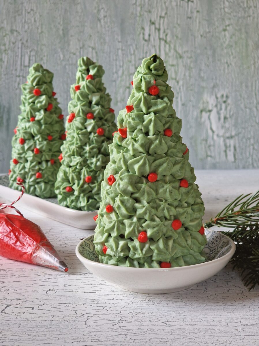 Schokoladekuchen für Weihnachten in Form eines Christbaumes, fructosefrei mit Mascarpone-Topping